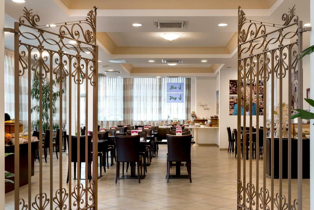 Sovrana Hotel & Spa Rimini Exterior photo
